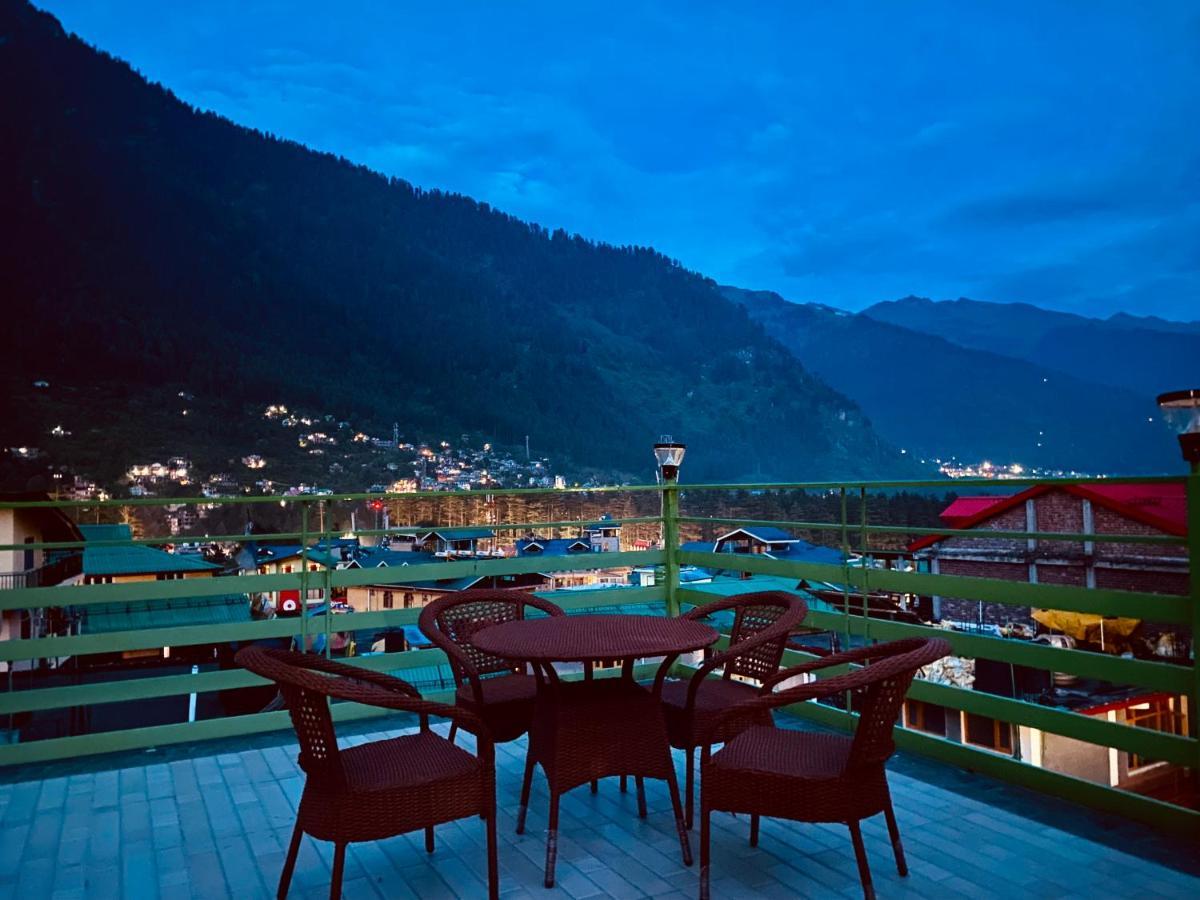 Winterline Resort Near Mall Road Manali - Centrally Heated & Air Cooled Buitenkant foto